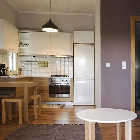 Apartment Mojo House Asprogerakata